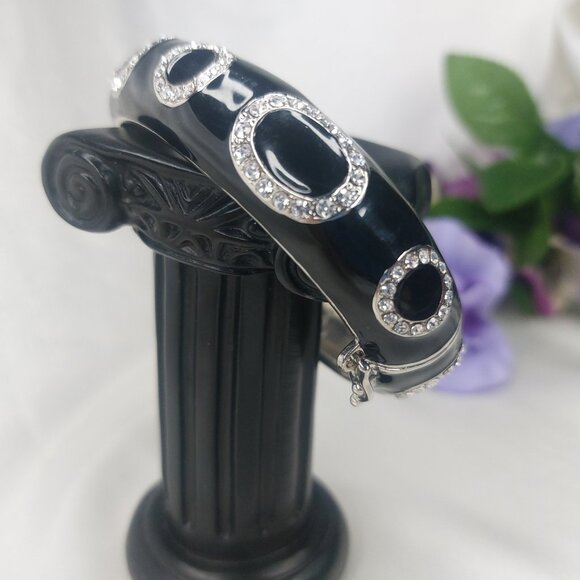 Lia Sophia Bracelet Black Shiny Oval Rhinestones Enamel Clamper Safety Clasp EUC - Picture 4 of 9